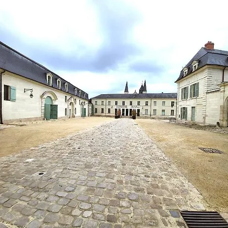 Fontevraud Villa *